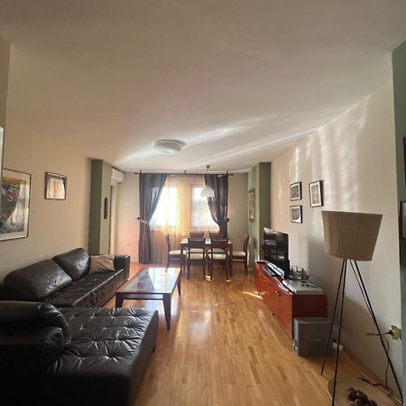 Cozy, Modern Apartment In The Center Of The City! Escópia Exterior foto
