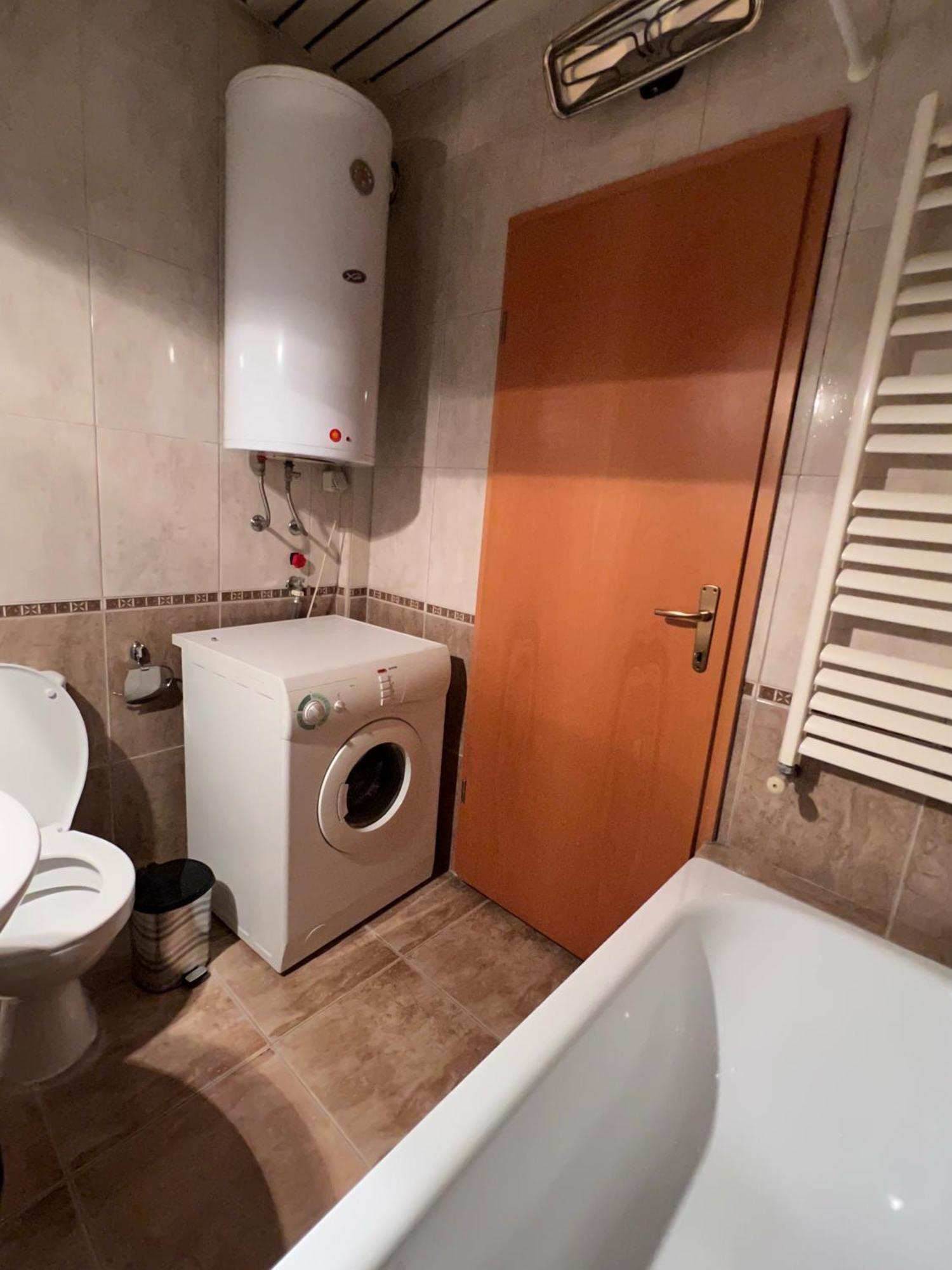 Cozy, Modern Apartment In The Center Of The City! Escópia Exterior foto