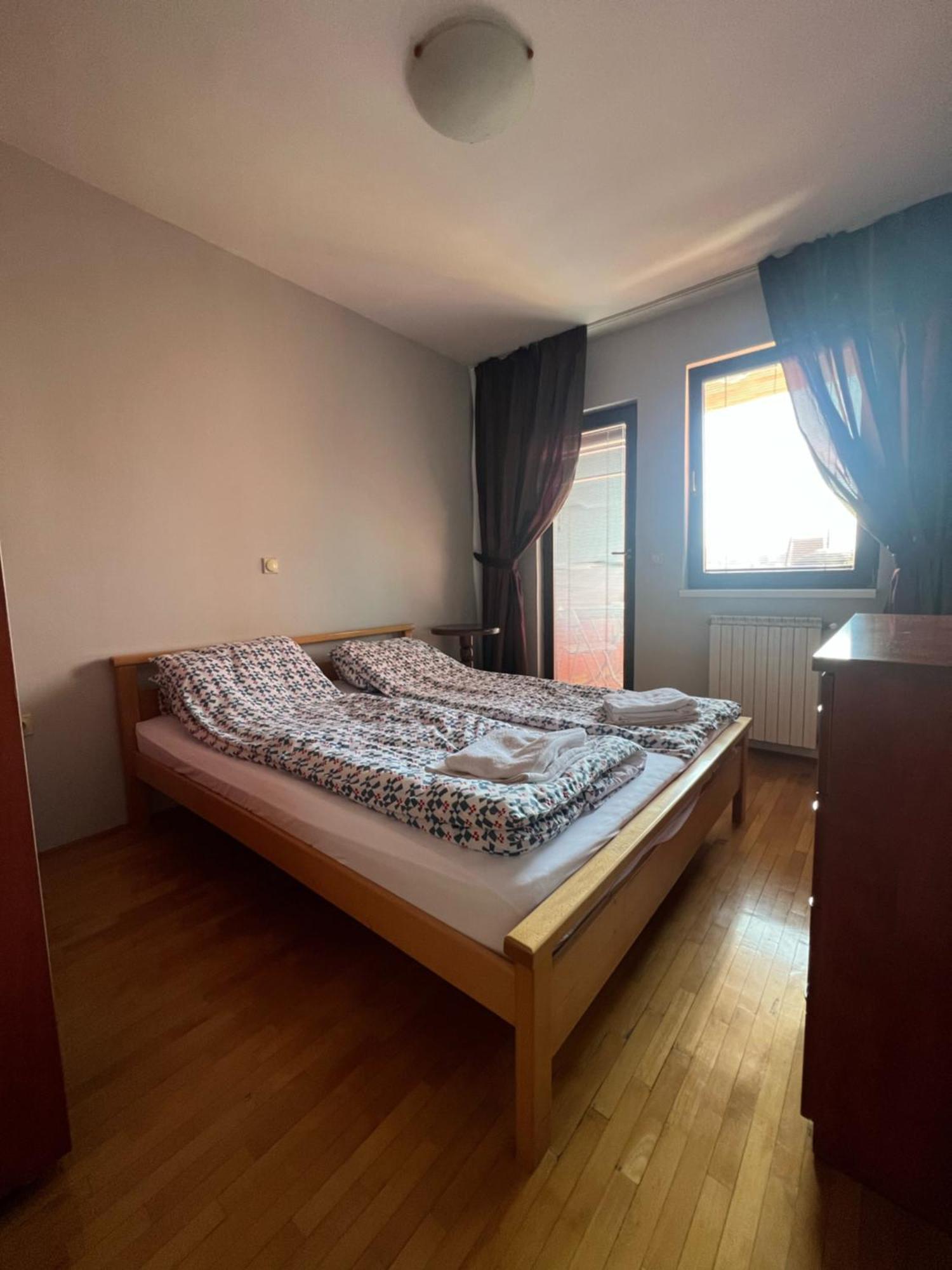 Cozy, Modern Apartment In The Center Of The City! Escópia Exterior foto