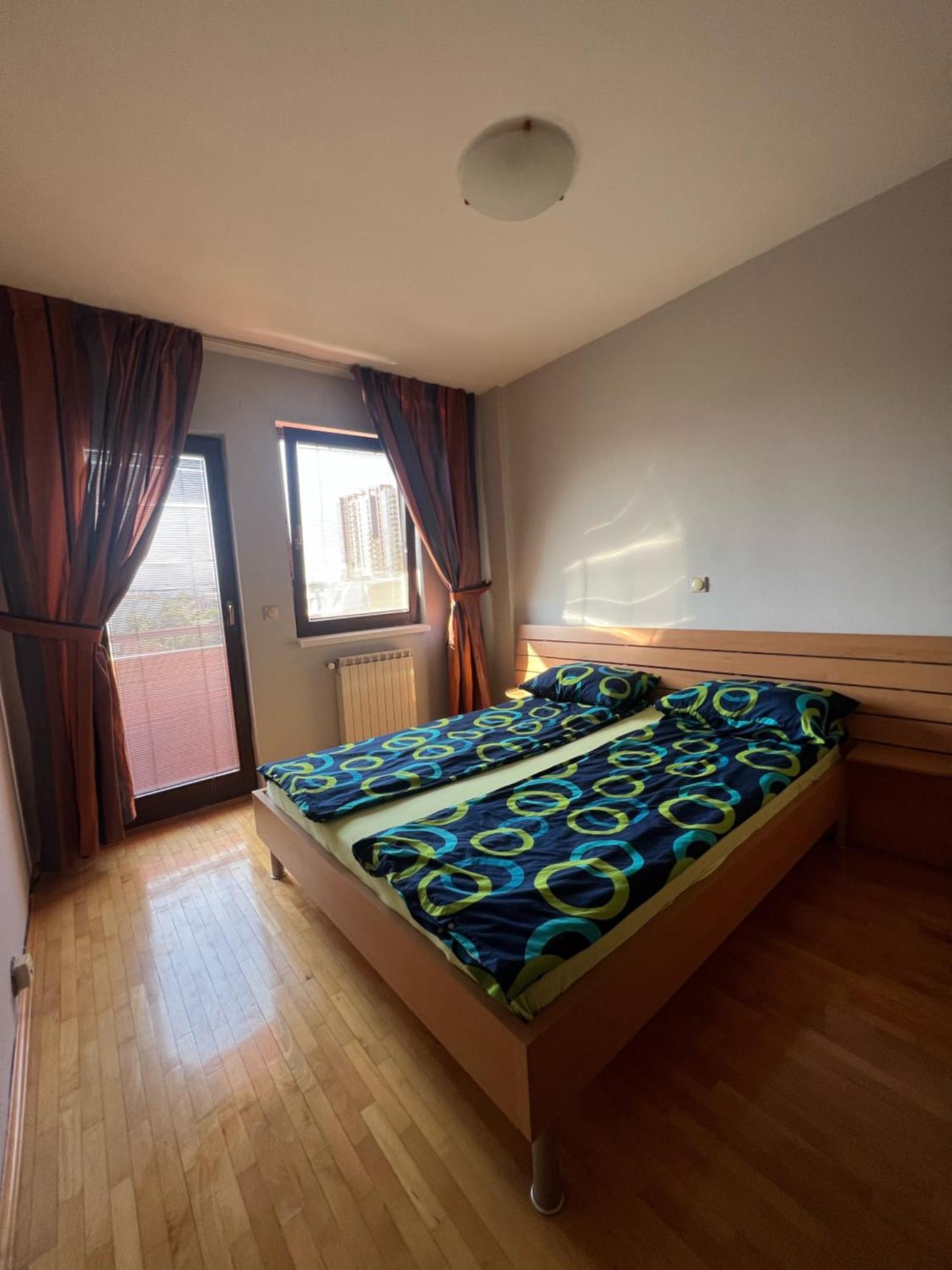 Cozy, Modern Apartment In The Center Of The City! Escópia Exterior foto