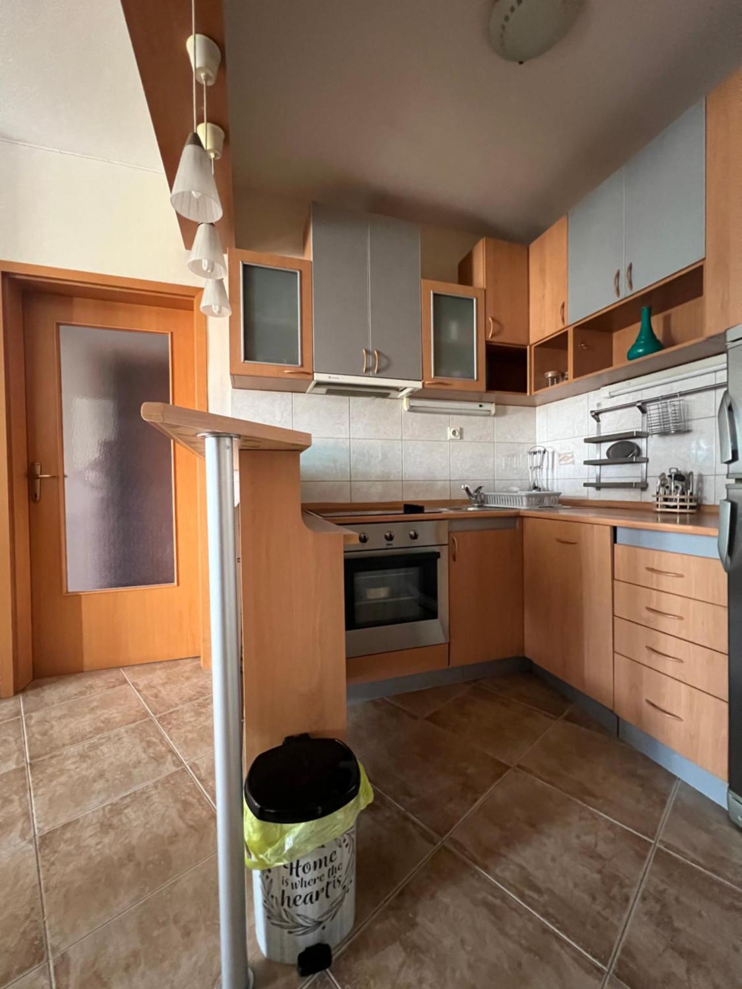 Cozy, Modern Apartment In The Center Of The City! Escópia Exterior foto